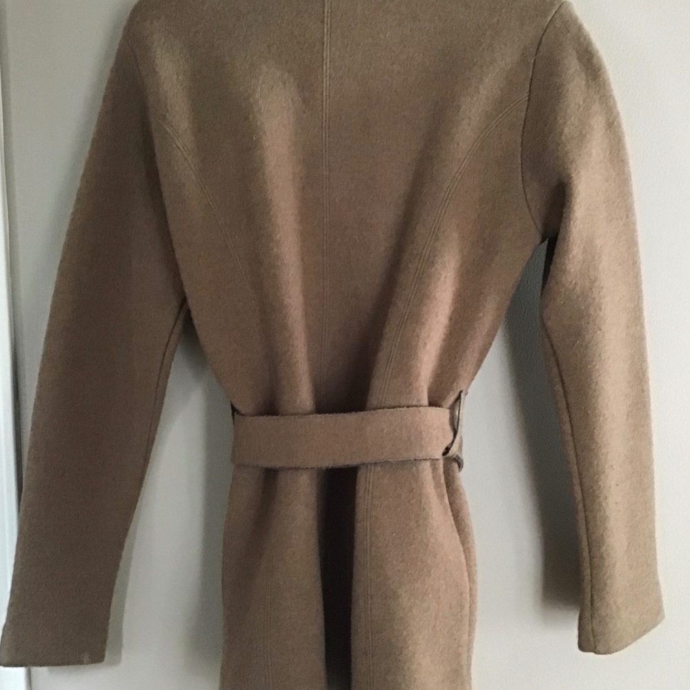 Women’s Fall/winter outerwear - Picture 2 of 16